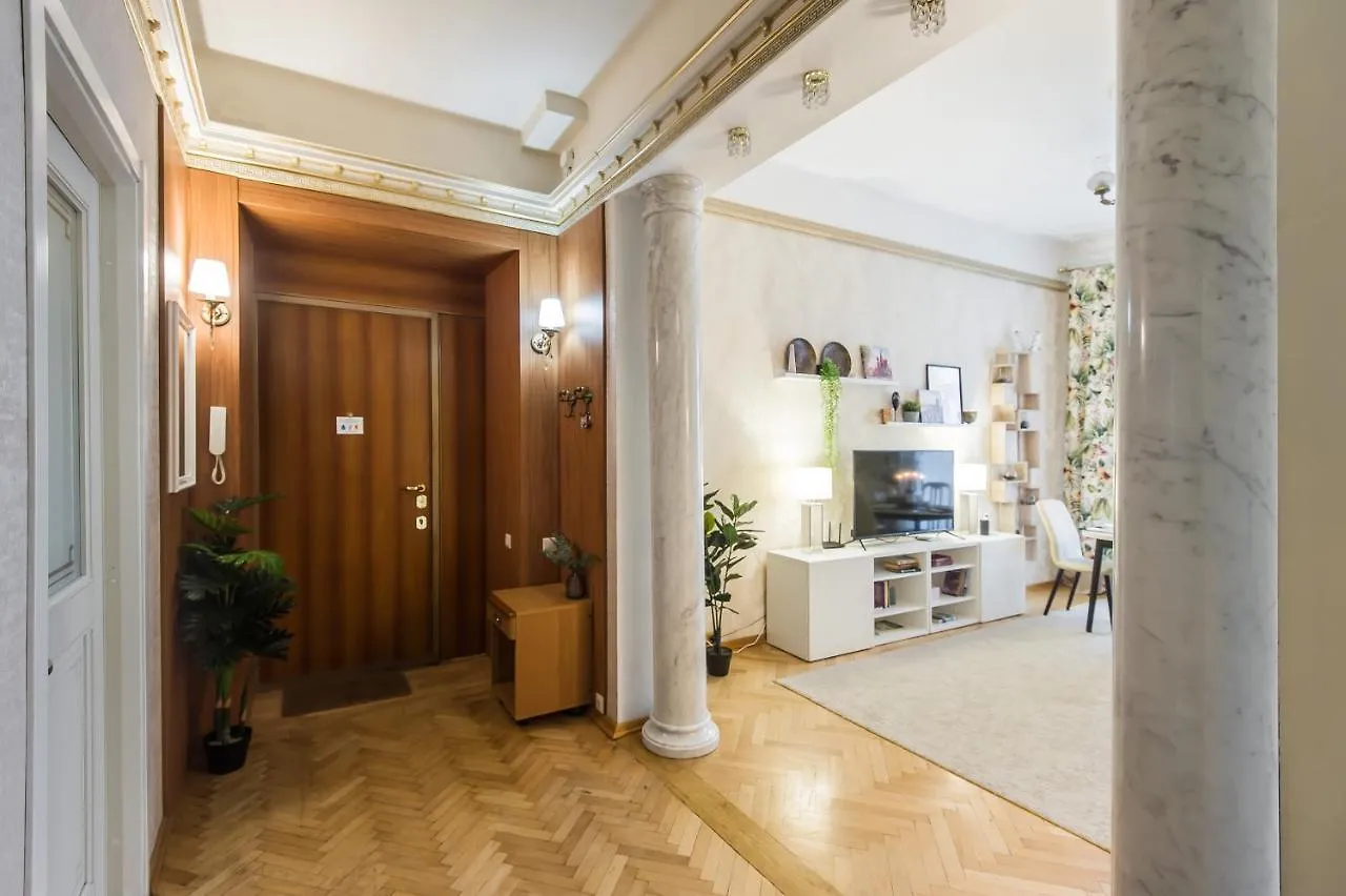 Gmapartments 4 Rooms Flat Near Kremlin Moskou